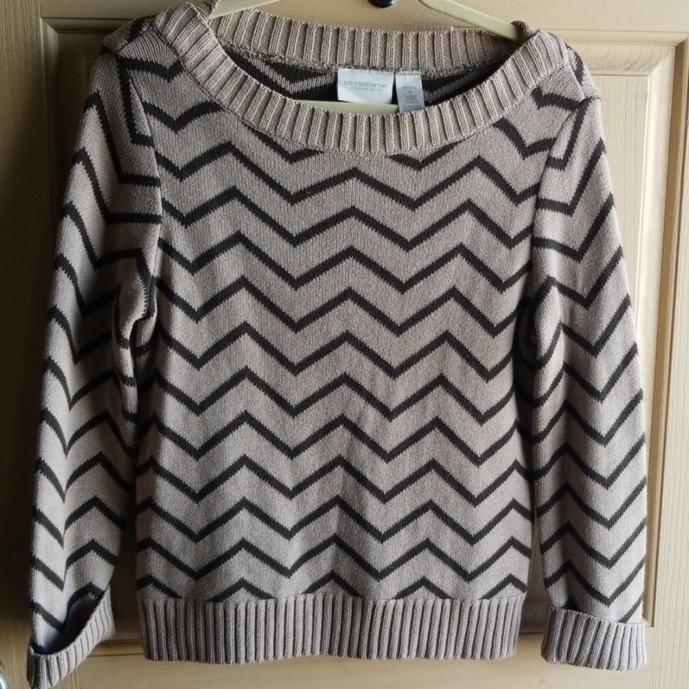 *** Liz Claiborne petite Chevron sweater small